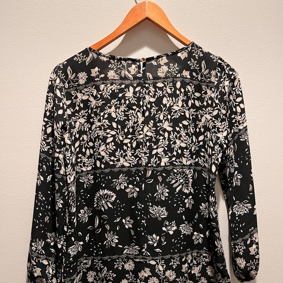 🖤👡Flower Pattern Tunic👡🖤 - Picture 4 of 5